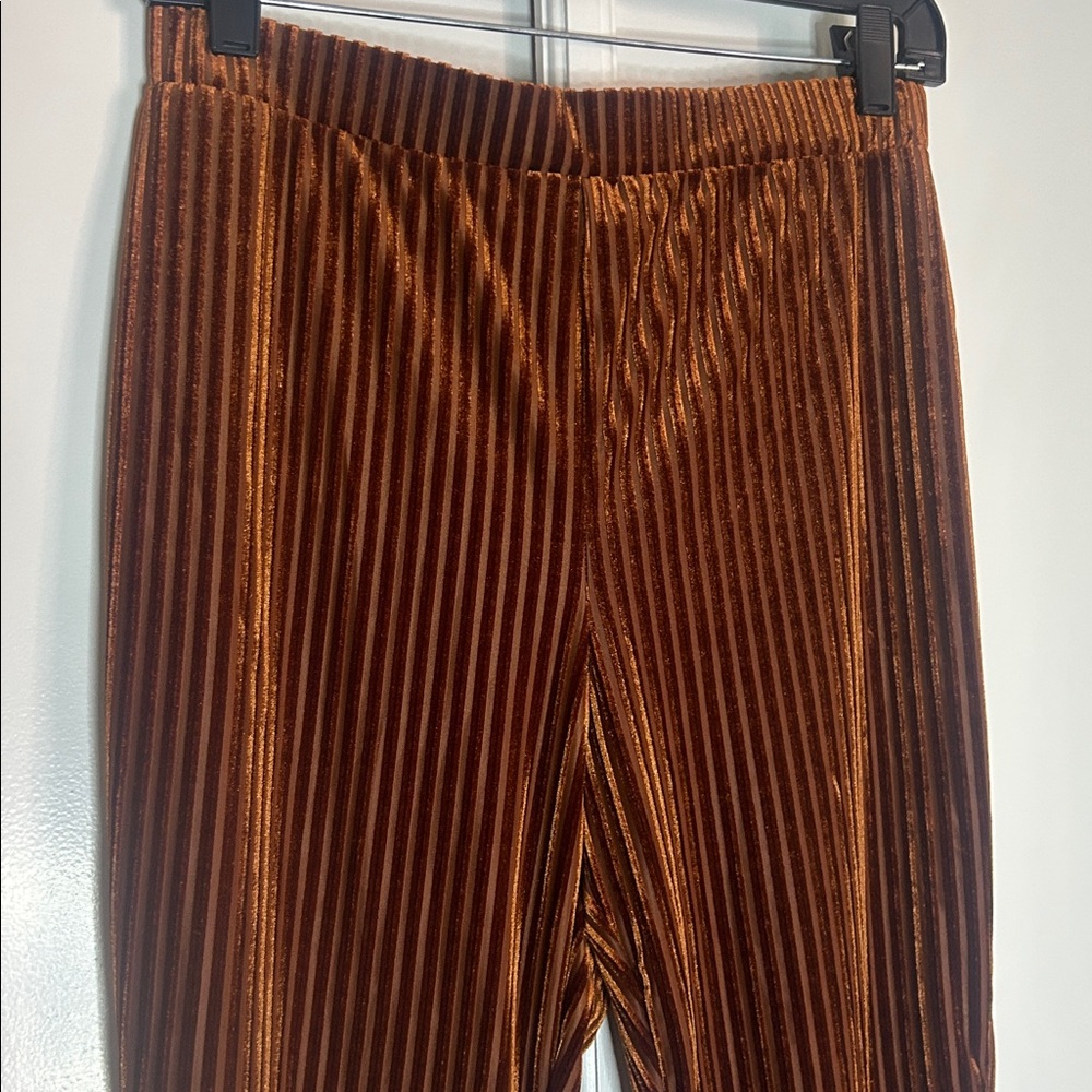 Velvet Ribbed Flared Pants - Picture 4 of 9